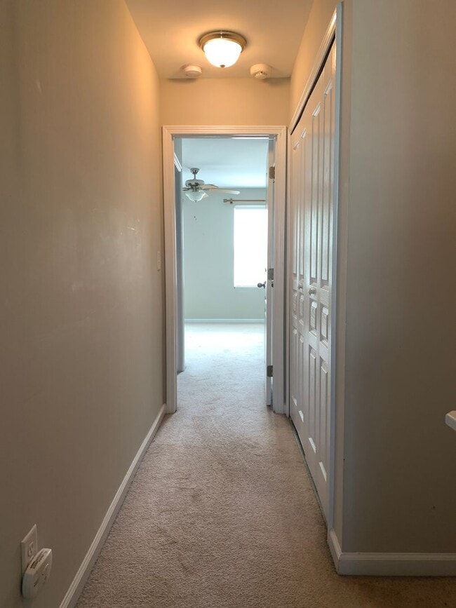Building Photo - Perfectly Located 2 Bedroom Suite Townhome...