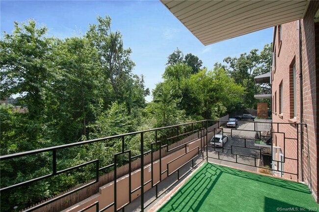 Building Photo - 115 S Main St