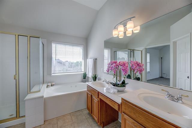 Building Photo - 12347 Red Hawk Dr