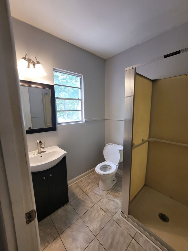 Building Photo - Home in Hot Springs