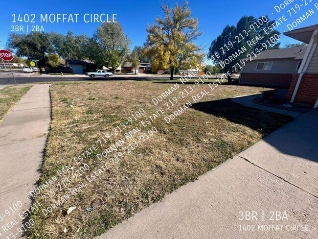 Building Photo - 1402 Moffat Cir
