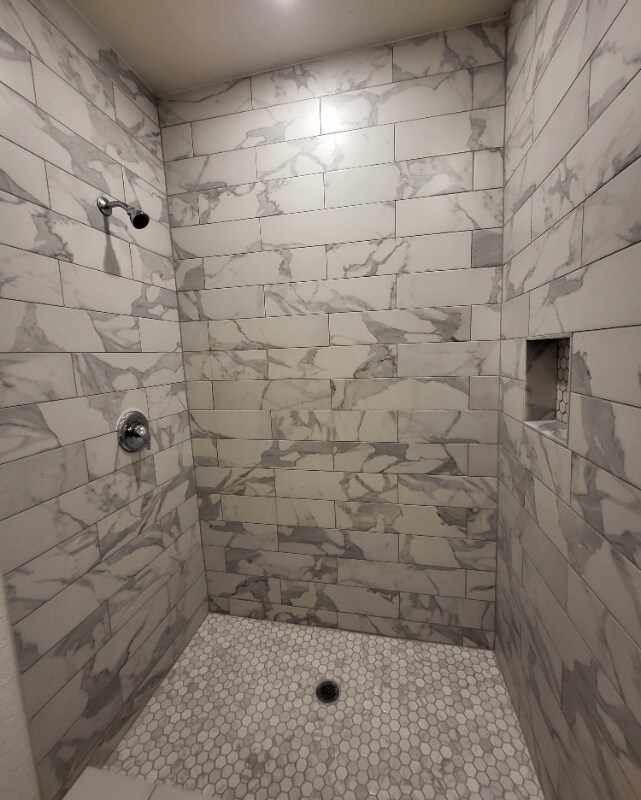 Building Photo - 647 Hammond Ave