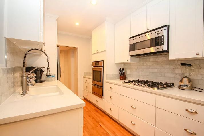 Kitchen - 423 S Rexford Dr