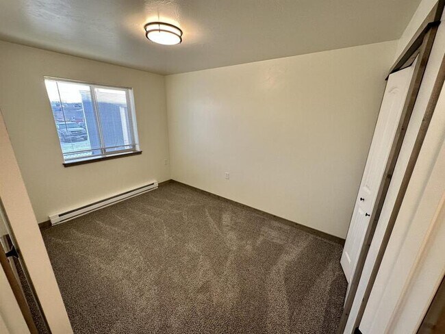 Building Photo - 1044 Enterprise Dr