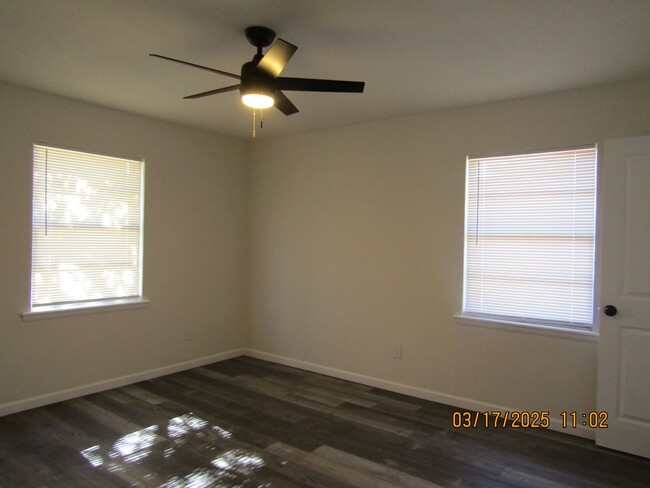 Building Photo - Remodeled three-bedroom home located in th...