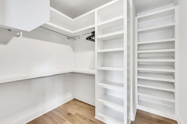 Building Photo - Franklin Gem Walking Distance to Downtown!