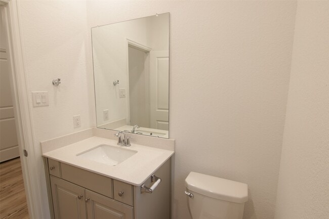 Building Photo - 2511 Chestnut Oak Cir