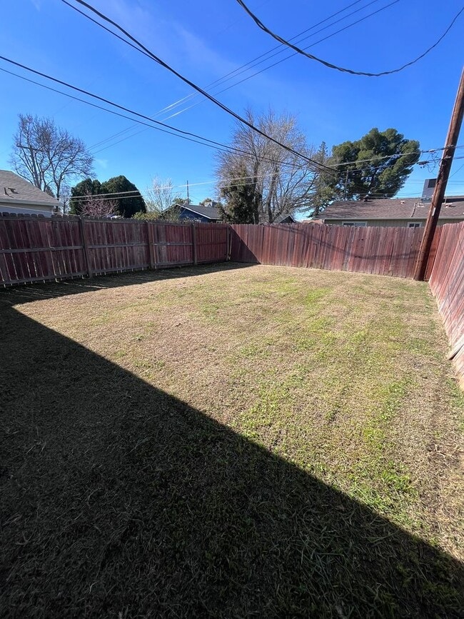 Building Photo - 5932-5934 Clover Manor Way