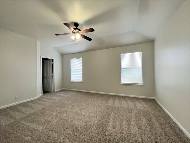 Building Photo - 740 Winborne Way