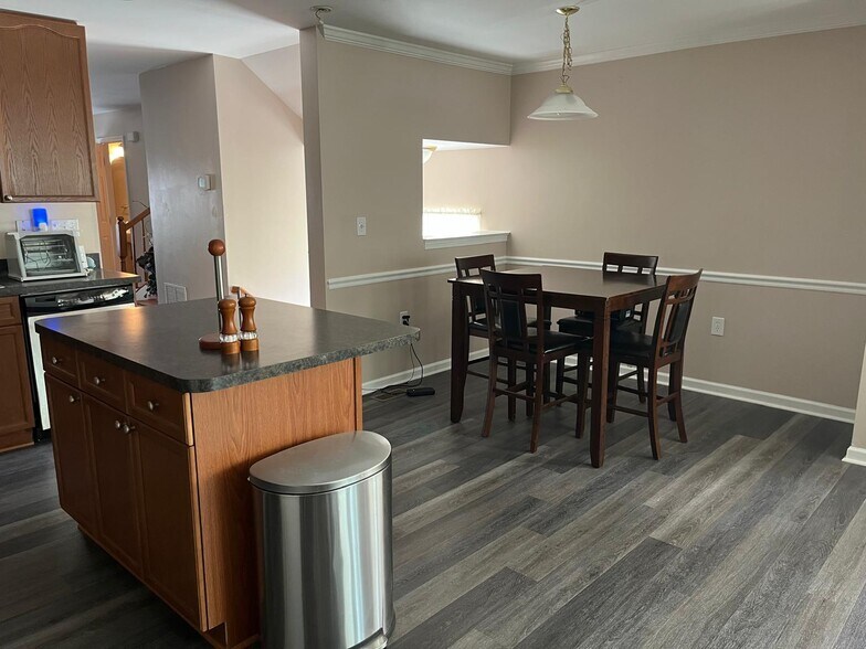 Breakfast nook near kitchen - 199 Rumbling Rock Rd