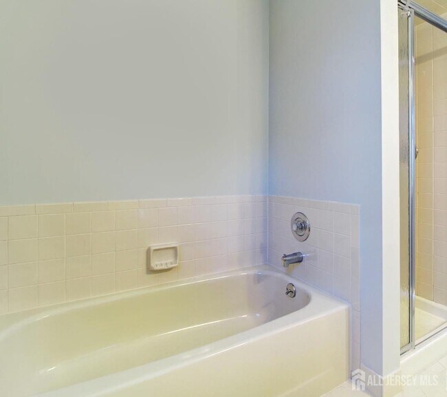 Building Photo - 9 Black Oak Ln