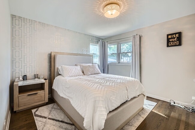 Building Photo - 7536 W 59th St