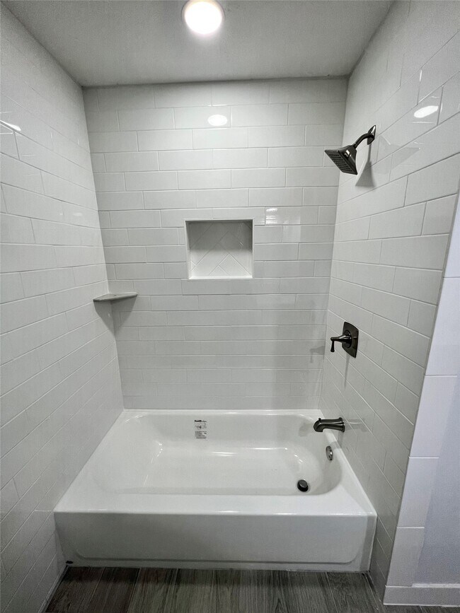 Building Photo - 1710 Longhorn Dr