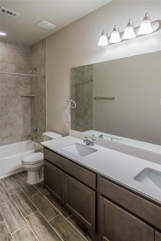 Building Photo - 204 Rollingwood Dr