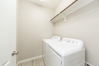 Building Photo - 5626 Verona Ridge Dr