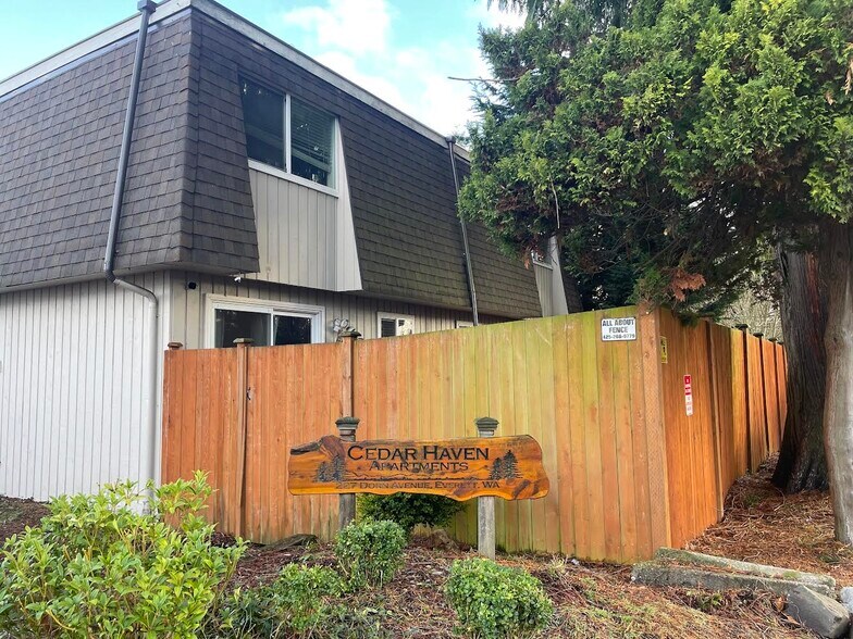 Building Photo - 227 Dorn Ave