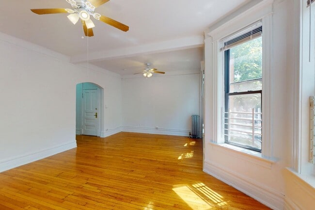 Floorplan - 5401-5403 S. Woodlawn Avenue