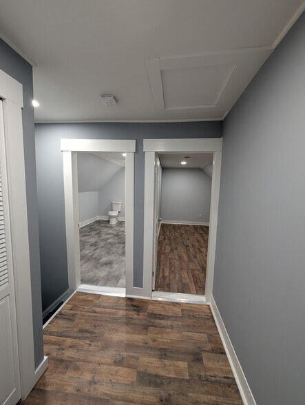 Building Photo - 404 S Barre Rd