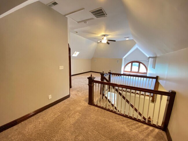 Building Photo - Renovated House, South Campus OSU, Near Medical Center and Law School