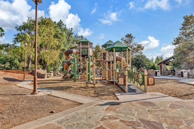 Building Photo - 10072 Albee Ave