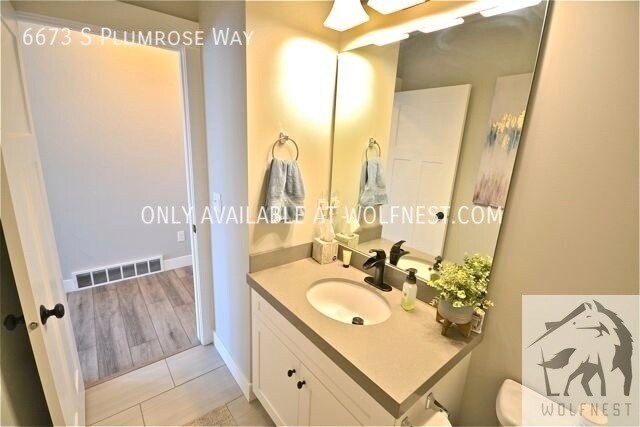 Building Photo - No Deposit Option! Ravishing 3 Bedroom Tay...