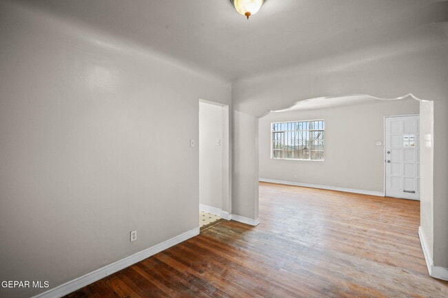 Building Photo - 3125 Van Buren Ave