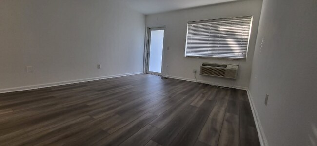 Building Photo - 631 NE 72nd Terrace