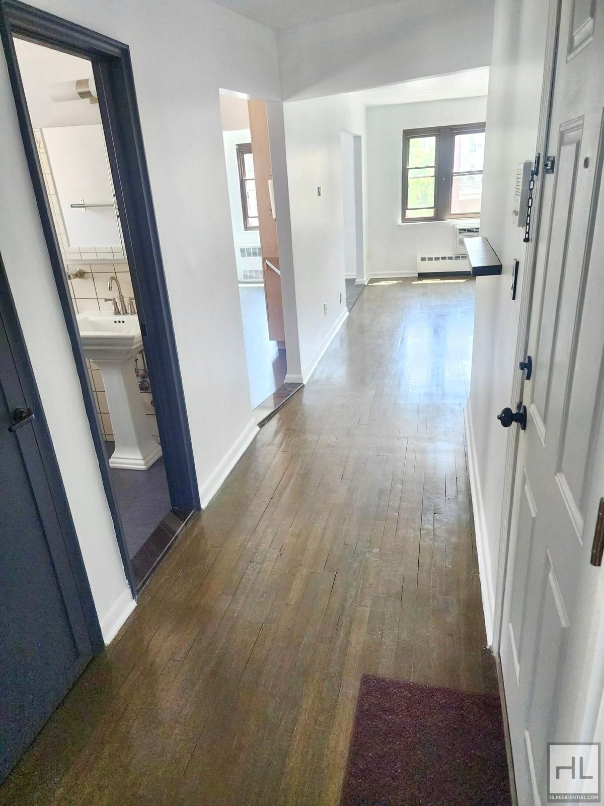 Building Photo - 44 STREET