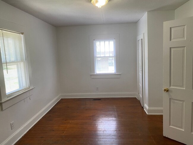 Building Photo - 1317 Highland Dr