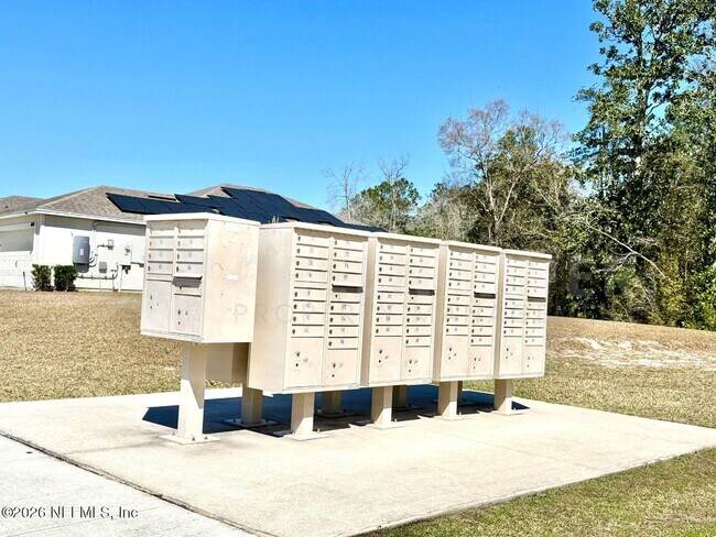 Building Photo - 8704 Lake George Cir W