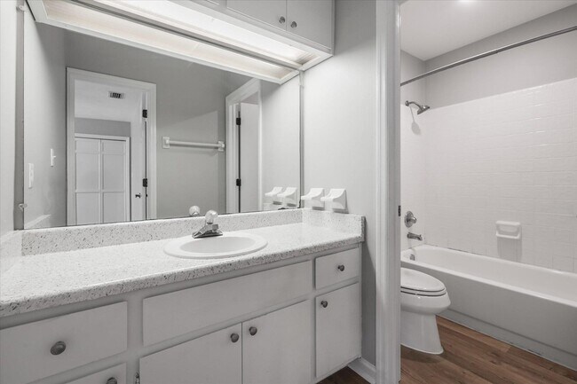 Building Photo - 3108 Ironwood Dr