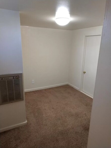 Building Photo - 454 Tyhee Ave