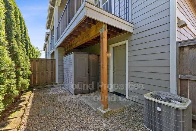 Building Photo - 13086 SW Aubergine Ter