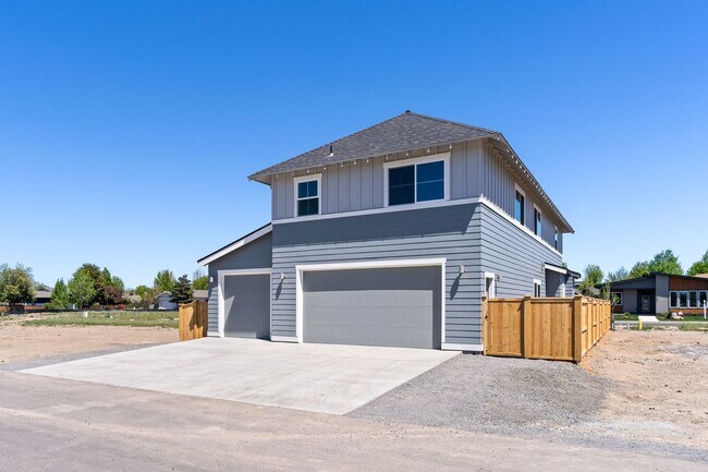 Building Photo - 839 NW 18th Ct