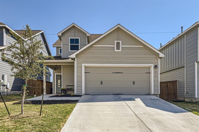 Building Photo - 213 Majestic Cedar Dr