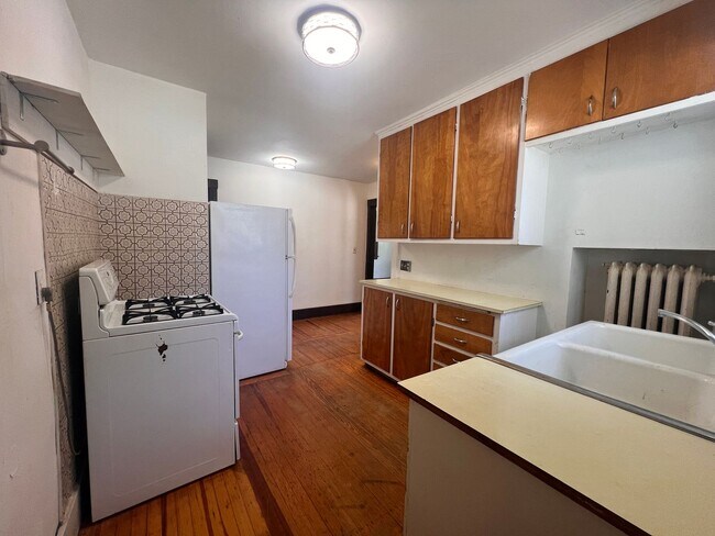 Building Photo - 2224 Iowa St