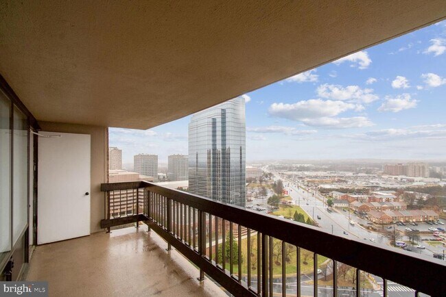 Building Photo - 3701 S George Mason Dr