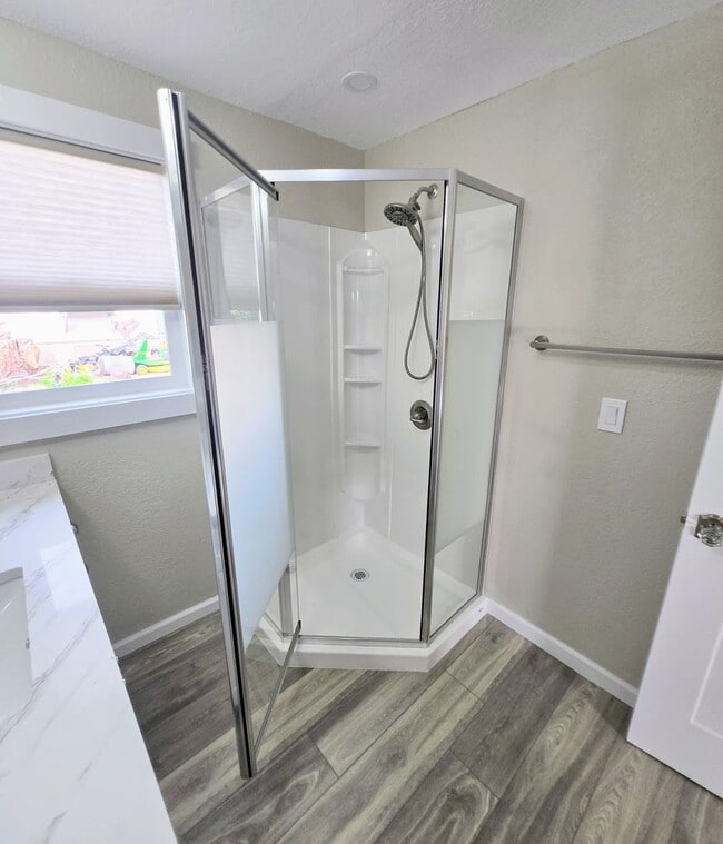 Building Photo - Newly Remodeled 2 Bedroom Home & ADU For R...