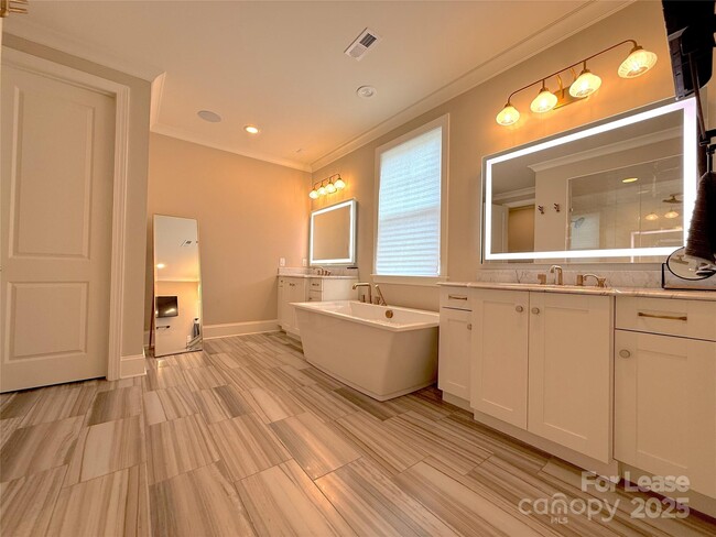 Building Photo - 3066 Belden Dr