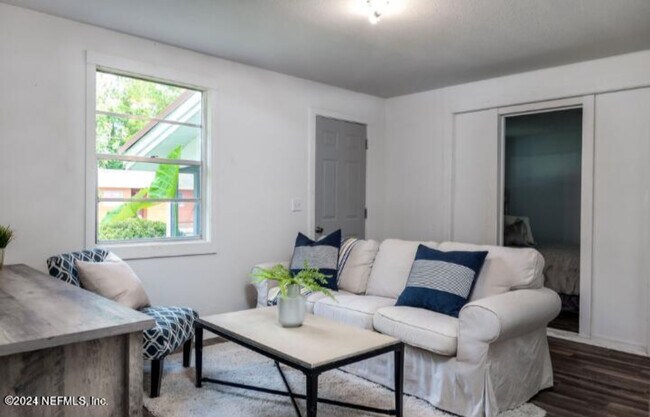 Building Photo - 5364 Marybudd Ave