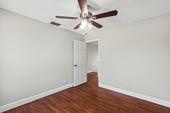 Building Photo - 7842 Springfield Lake Dr
