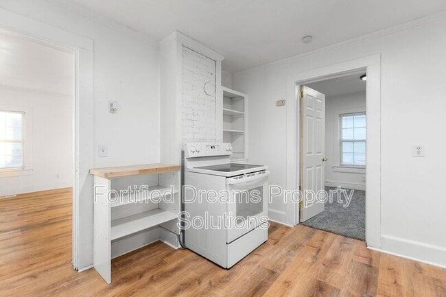 Building Photo - 218 Walker Ave