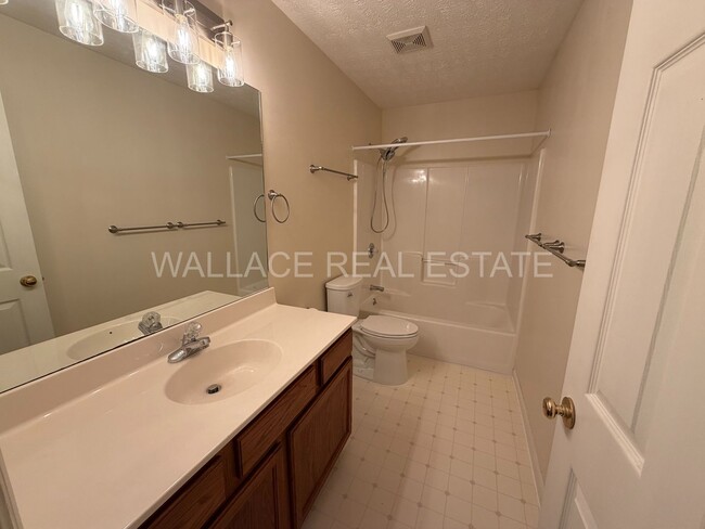 Building Photo - HALLS HAS IT -- ALL ONE LEVEL 3 BEDROOM HOME!!