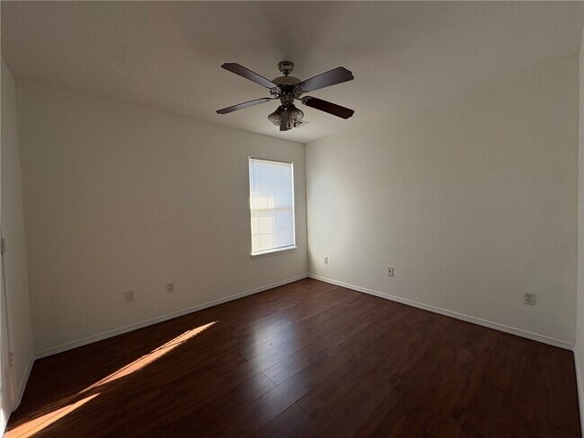 Building Photo - 2403 SW 20th St