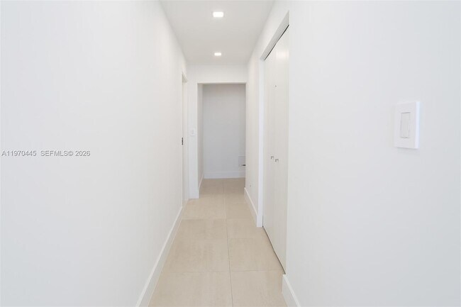 Building Photo - 11 Island Ave