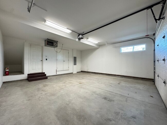 Building Photo - 11524-11524 Grand Cyn Lp