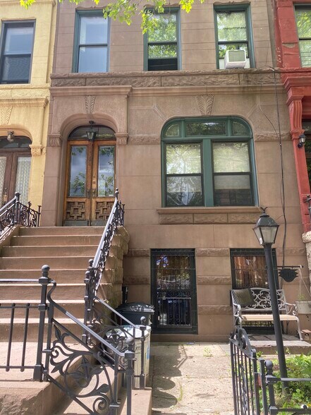 Building Photo - 308 Lewis Ave