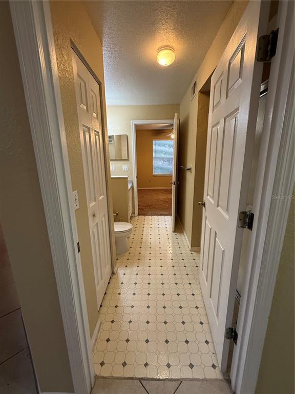 Building Photo - 827 Camargo Way