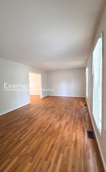Building Photo - 5633 Obisque Dr