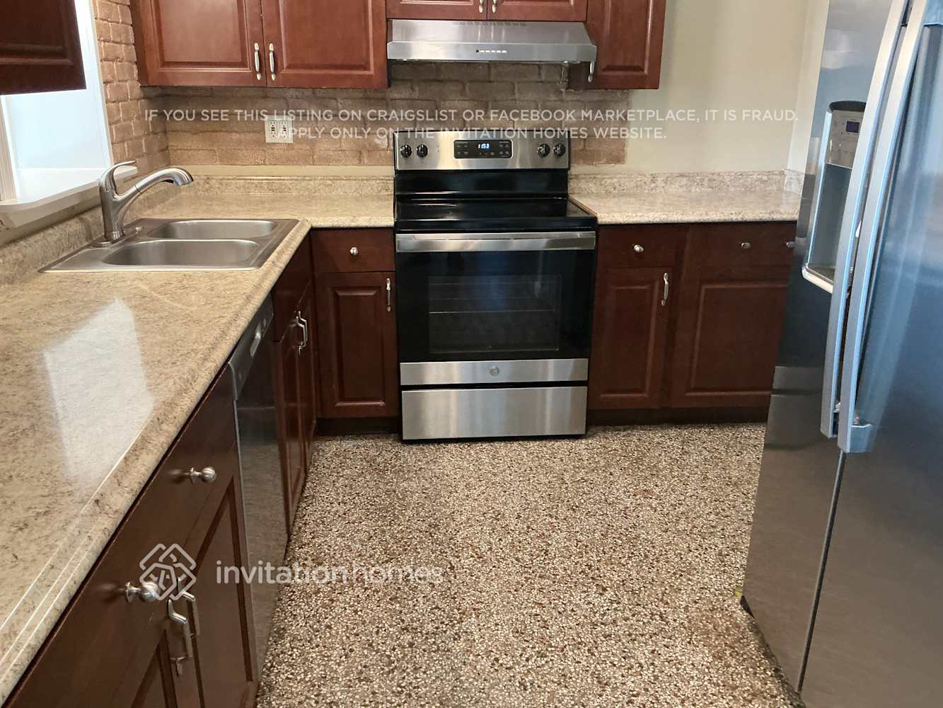 Building Photo - 2209 Curtis Dr S